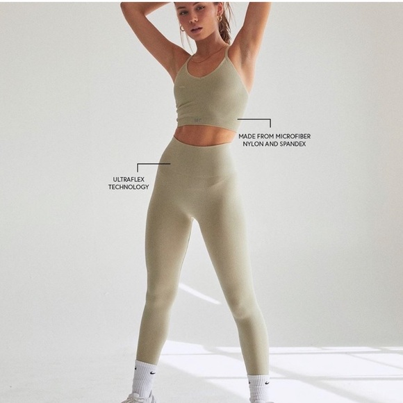 SET ACTIVE Chai Latte Leggings M/L - Picture 2 of 4